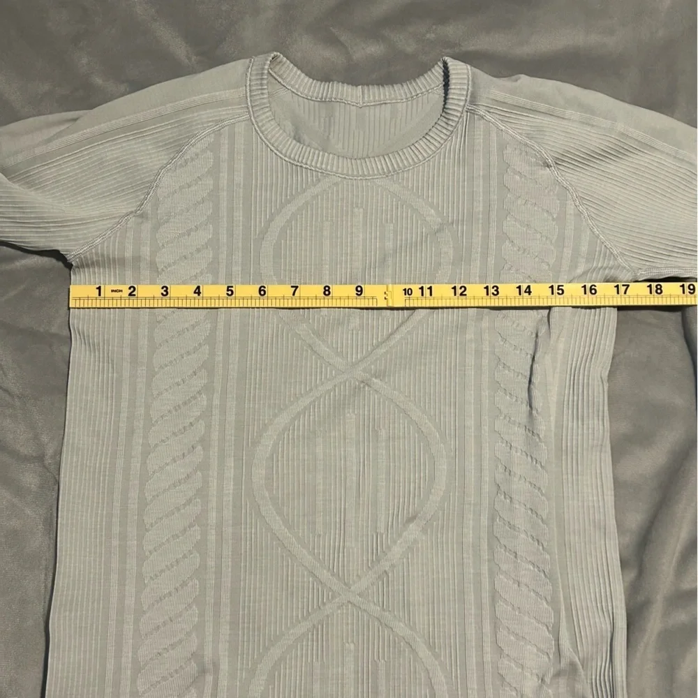 Lululemon Rest Less Pullover in Heathered Silver Spoon - Size 10